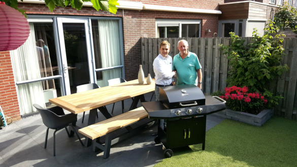 Uitreiking buitenkeuken | Winnaar fotoactie maand juni
